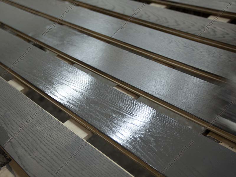 Massive board - varnishing